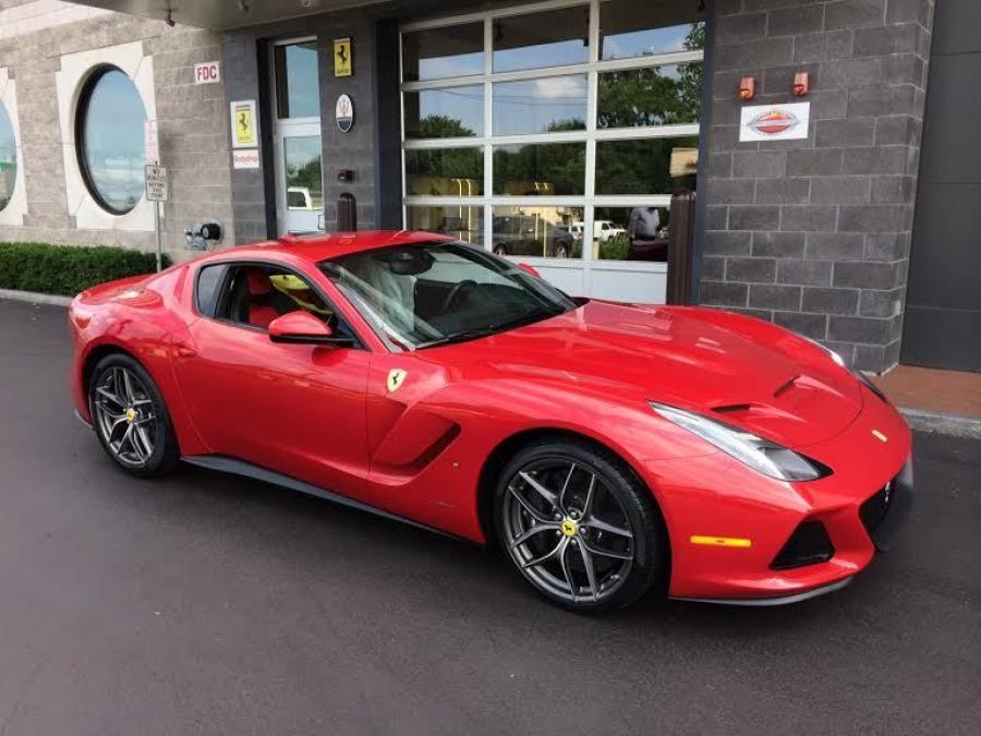  Ferrari F12 SP America 2014 года  (фото 1 из 6)